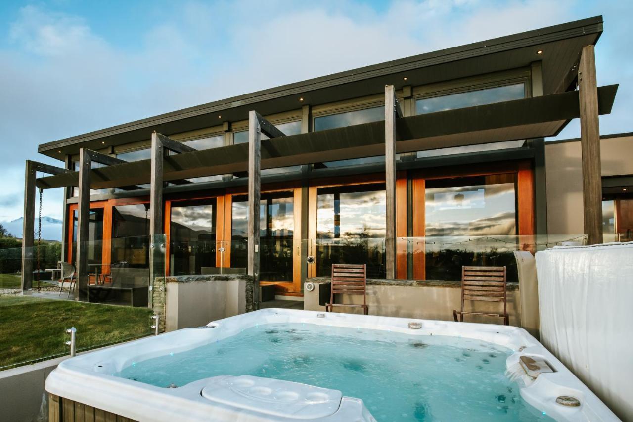 Mt Gold Retreat - Sleeps 8 - Spa Pool - Tennis Court Wanaka Eksteriør bilde