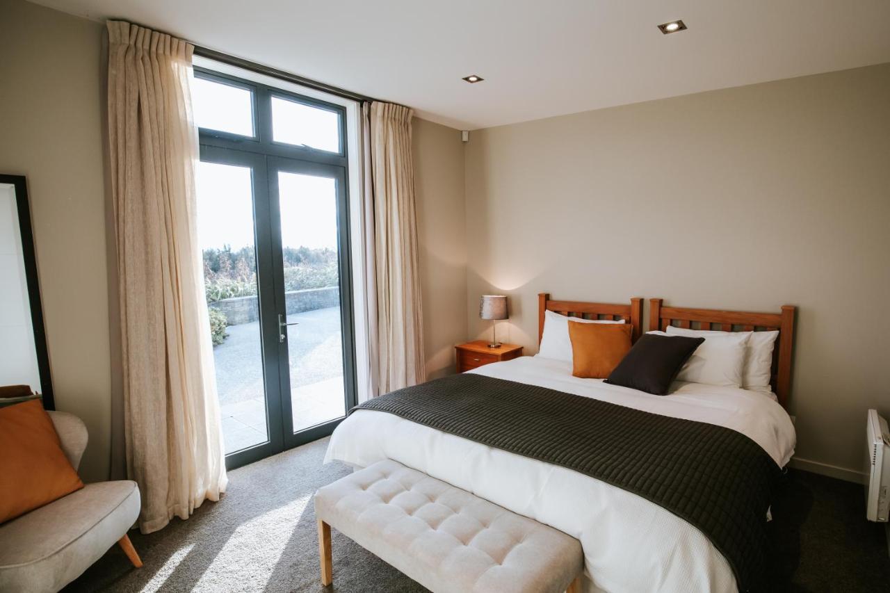 Mt Gold Retreat - Sleeps 8 - Spa Pool - Tennis Court Wanaka Eksteriør bilde